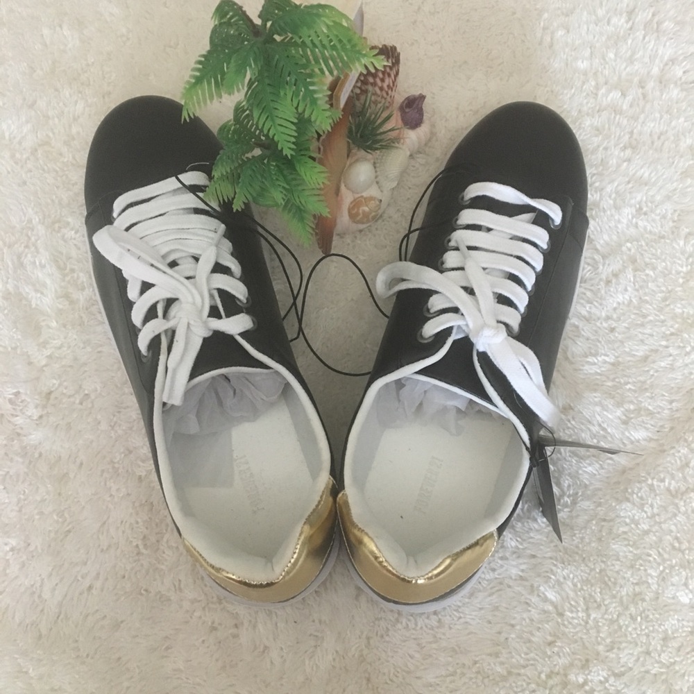 ❗️Great Deal ❗️Forever 21 tennis shoes black